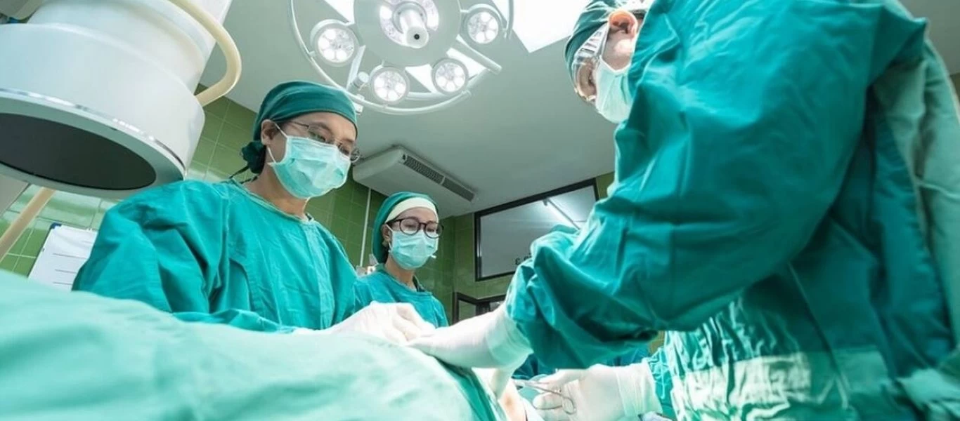 Αυτός είναι ο πρώτος Αφροαμερικανός που έκανε μεταμόσχευση προσώπου (βίντεο - φωτό)